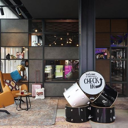 Moxy Birmingham Nec Hotel Bickenhill Exterior photo